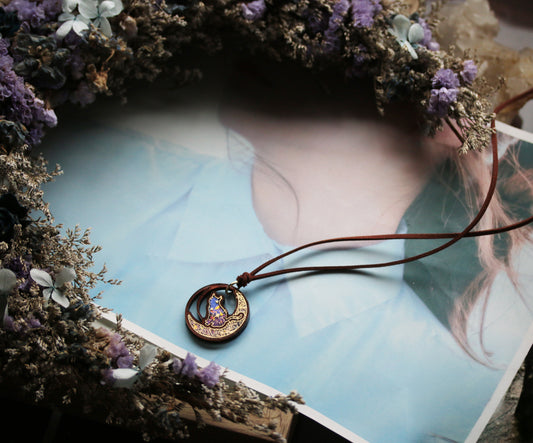 Lunar Familiar Necklace 月夜の使い猫